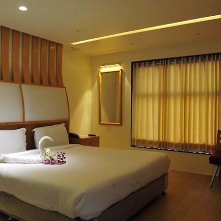 Grand Nakshatra Hotel Ананд Екстер'єр фото