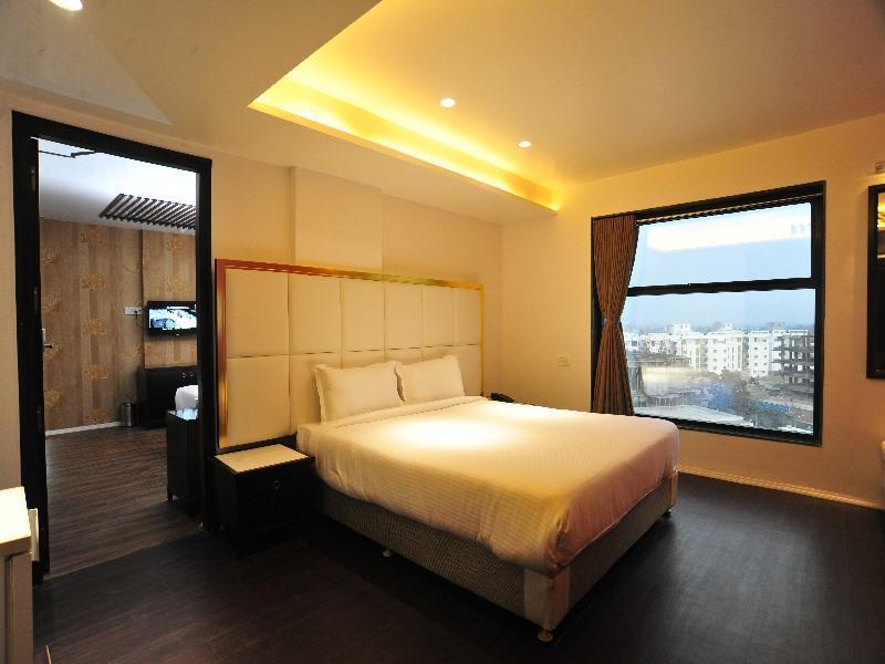 Grand Nakshatra Hotel Ананд Екстер'єр фото